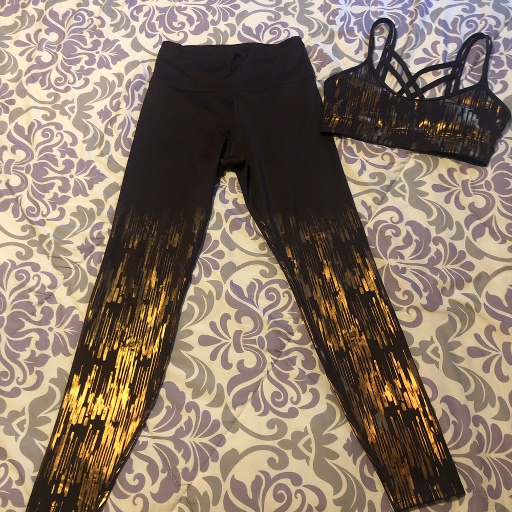 NWOT 2 Piece Chocolate & Gold Workout Set, XS